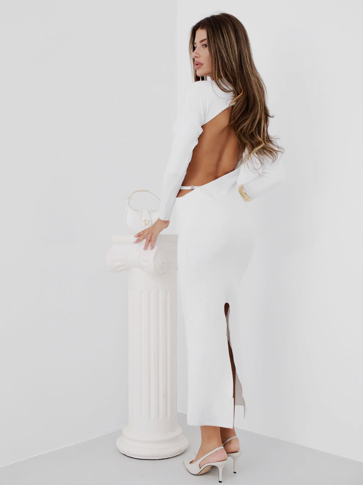 WHITE BACKLESS DRESS